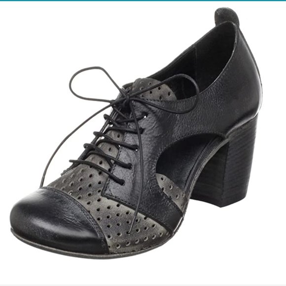 🎉 Gorgeous Italian RETRO VIBE Lace Up Oxford Heels in box Cap Toe 2 TONE US 8.5 - Picture 2 of 11